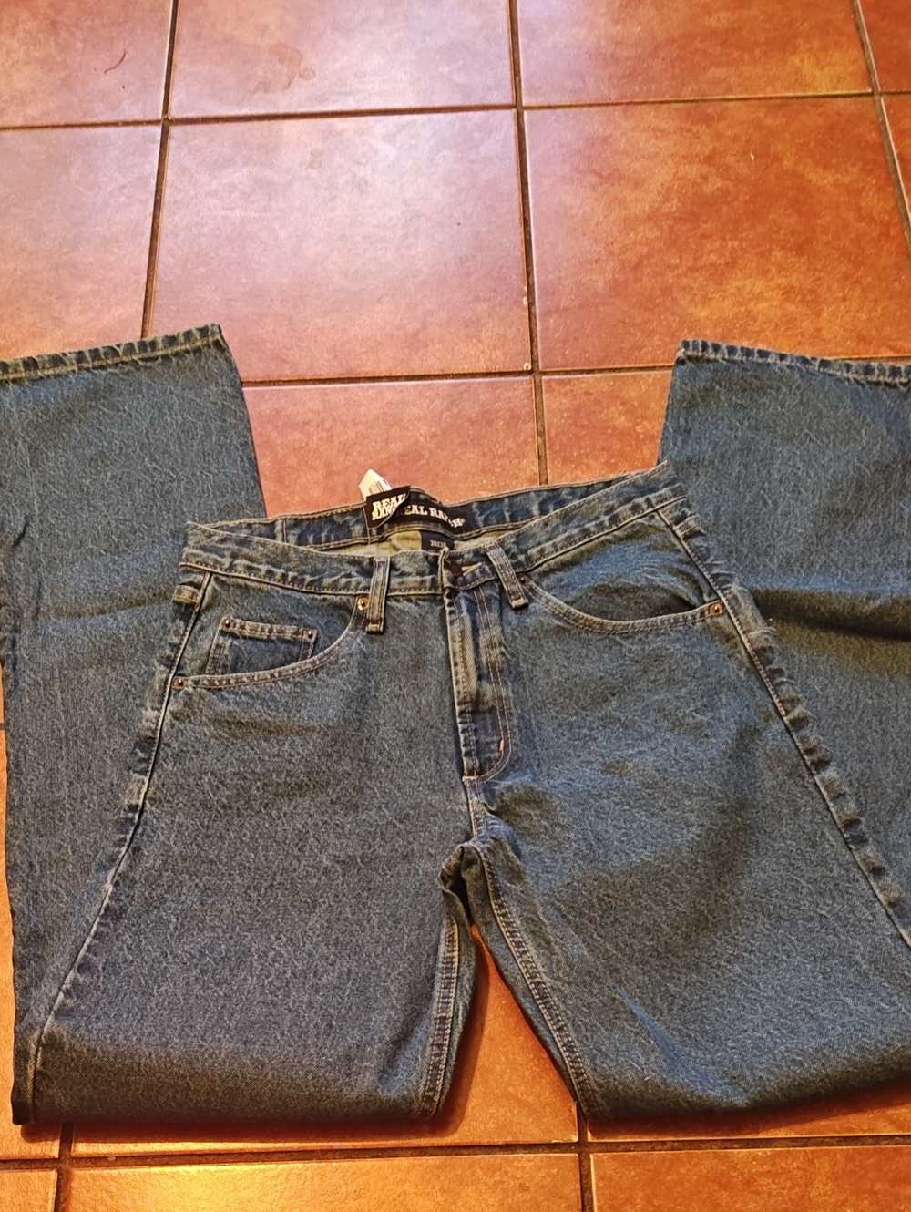 Relaxed Fit Men’s Jeans in Medium Blue Denim
